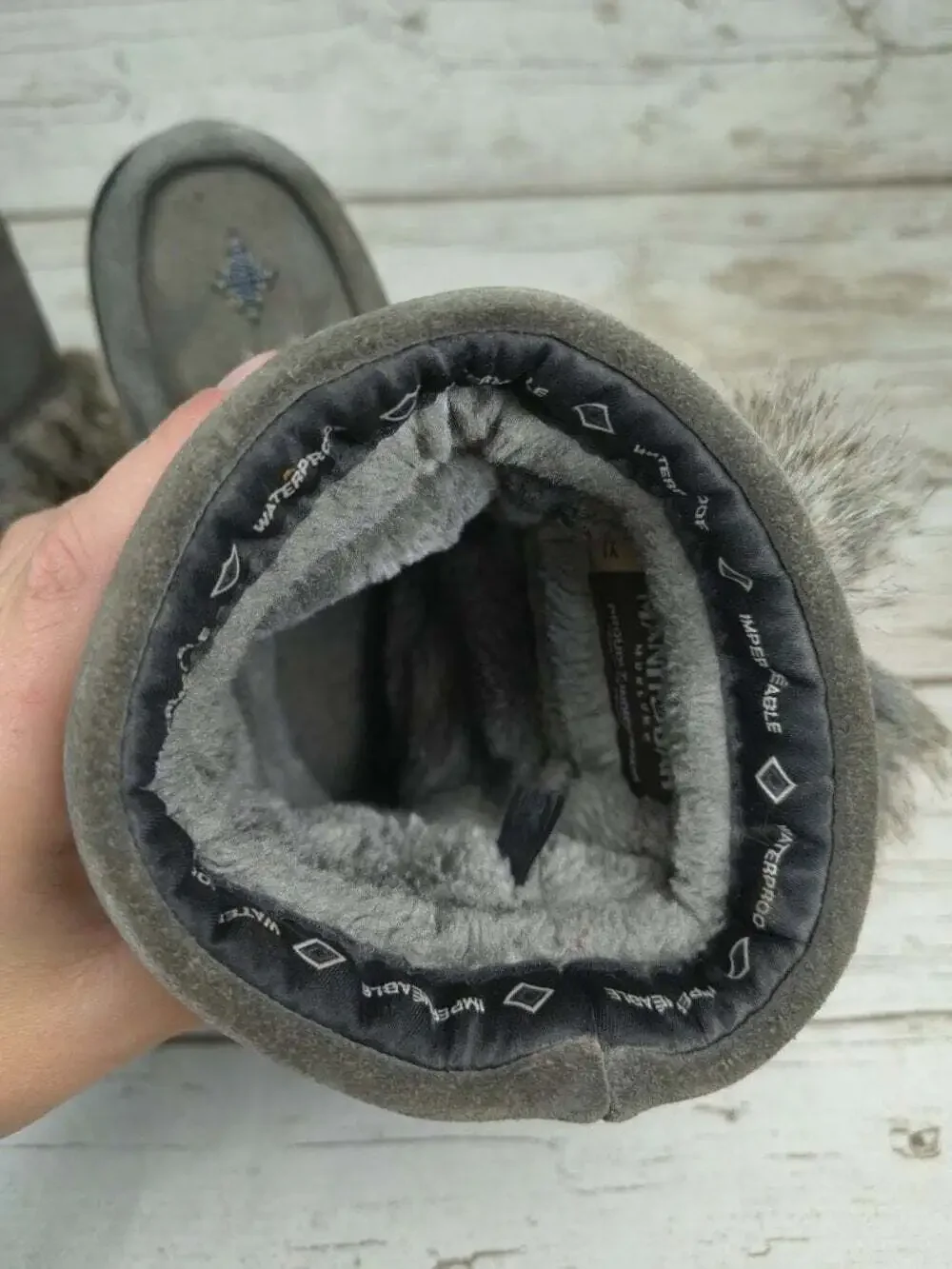 Manitobah Mukluks Gray Fur Trim Waterproof Winter Boots Youth Size 1